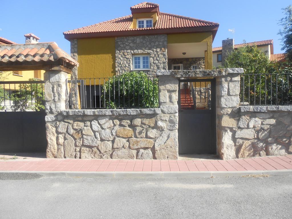 En Casa De Carlos Ortigosa del Monte 외부 사진
